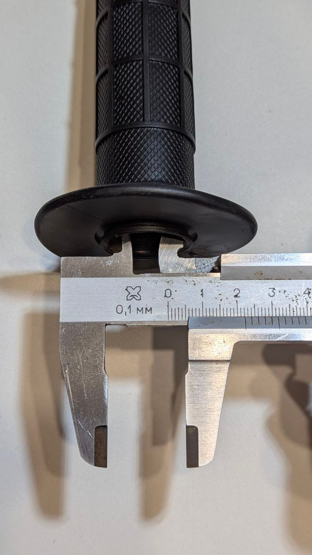 Ручка газа на мотоцикл, питбайк, мопед универсальная в сборе (комплект 2 грипсы + корпус)