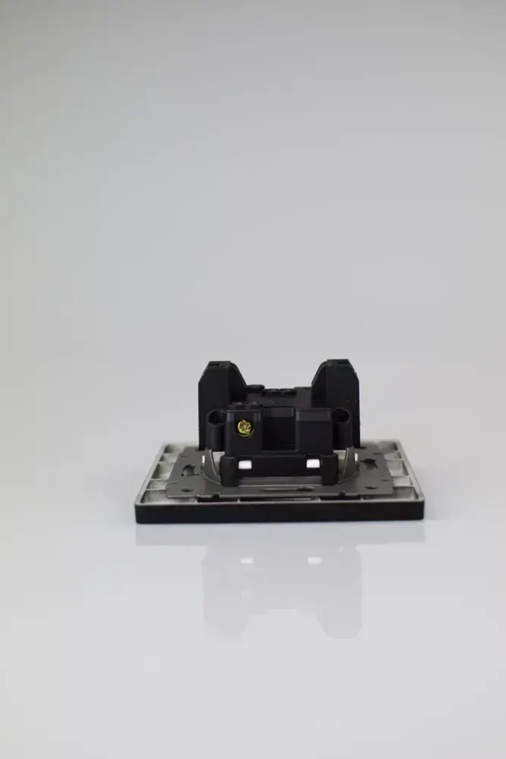 Выключатель одноклавишный черный