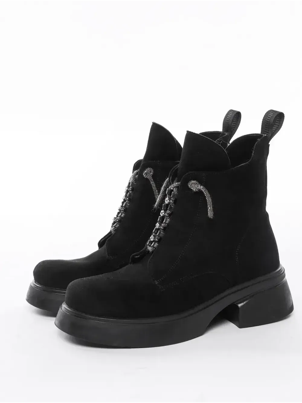 Зимние ботинки на высокой платформе