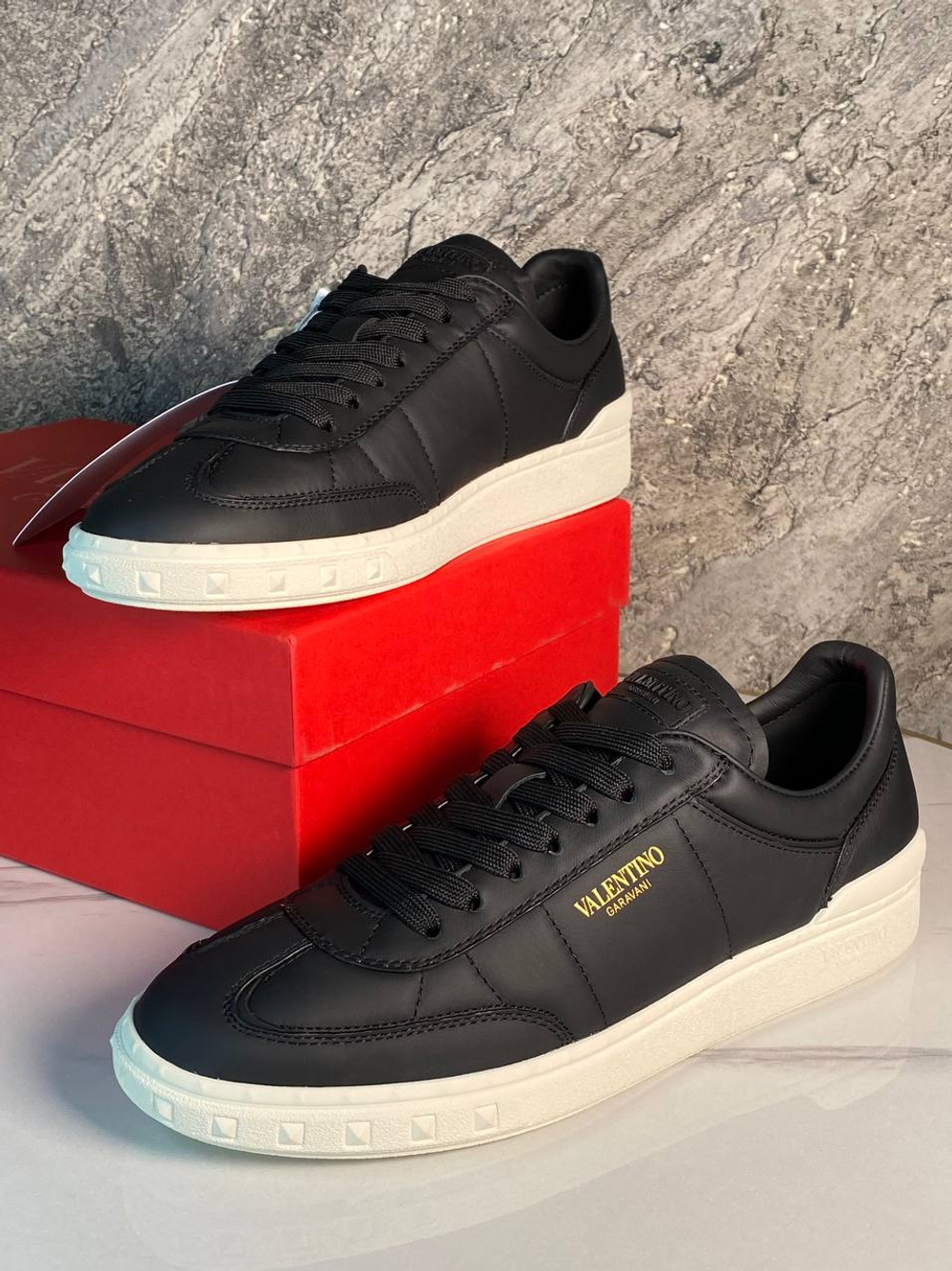 Кроссовки Valentino