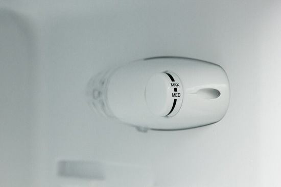 Холодильник Shivaki TMR 1444 W