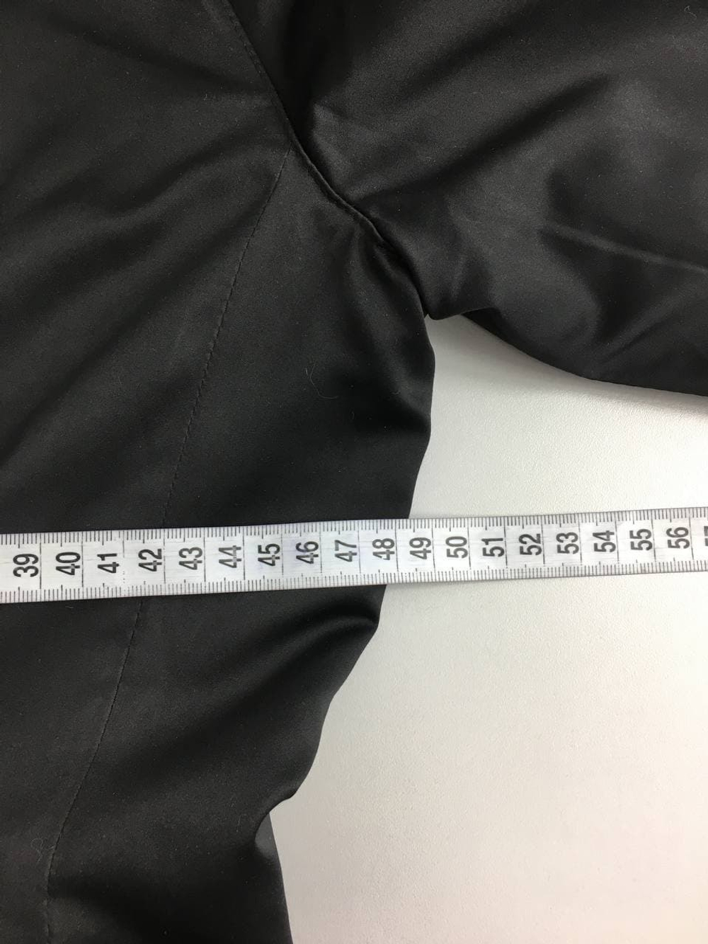 Куртка Caractere лаконичная 44 размер