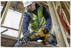 Сабельная пила DeWALT DCS389N-XJ
