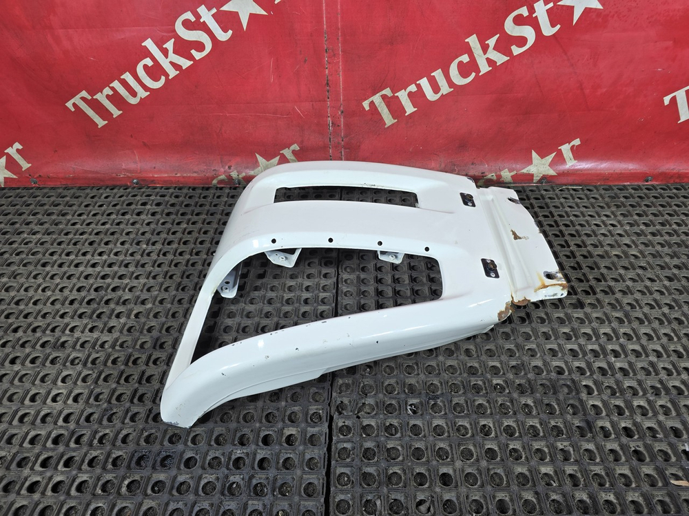 Угол бампера левый  2023г.