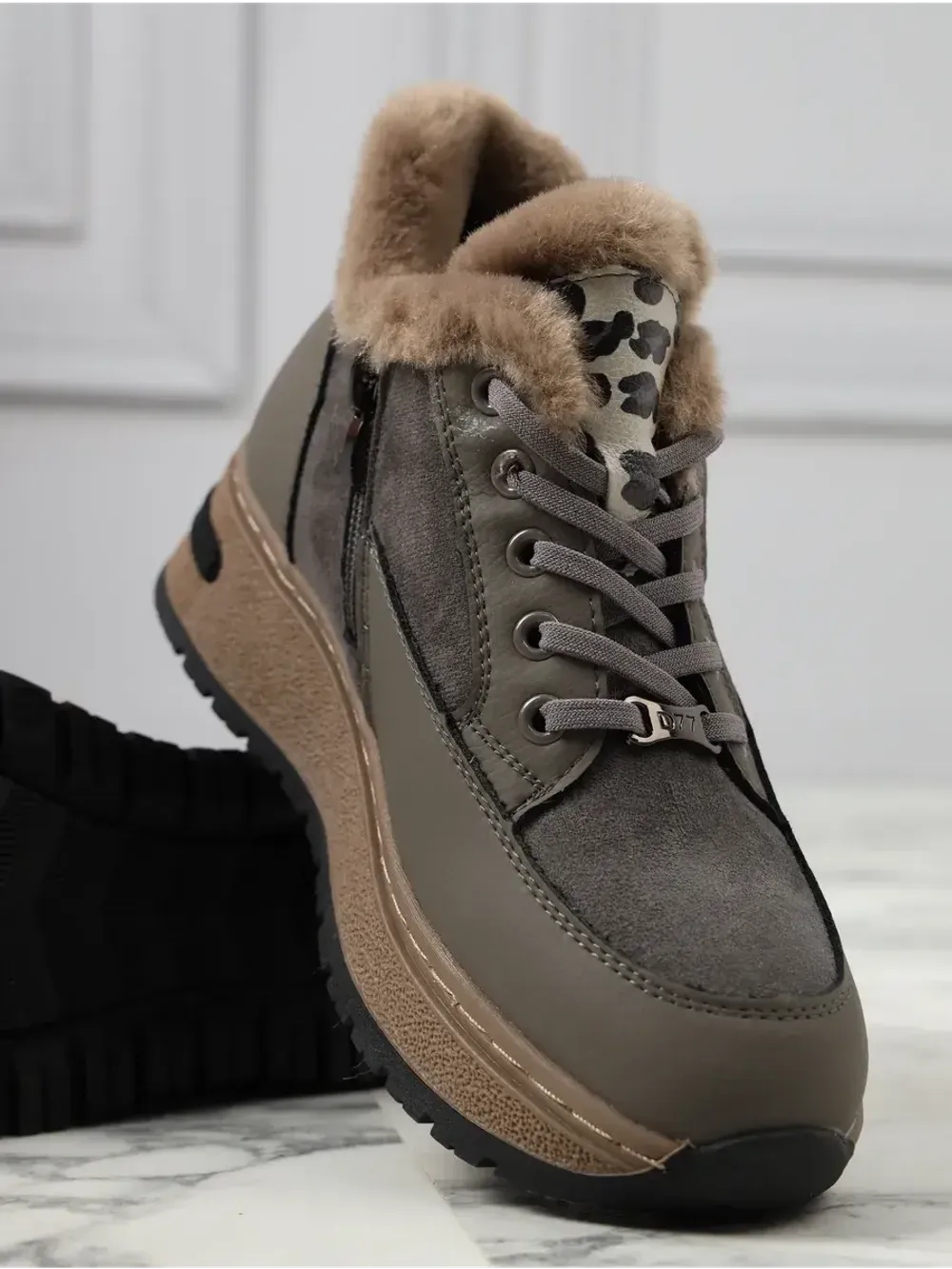 Кроссовки зимние