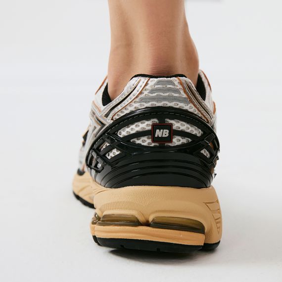 New Balance NB 1906R Беговые кроссовки Низкие Черно-серебристые Унисекс