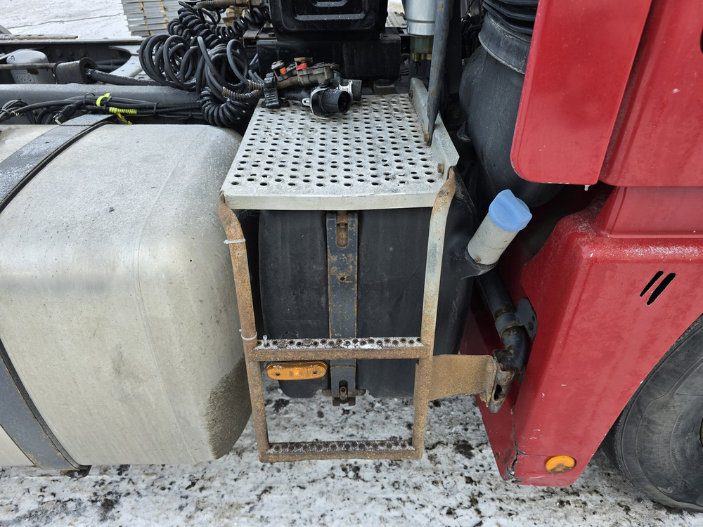 Лестница за кабиной