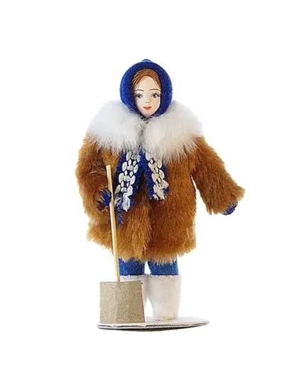 Кукла фарфоровая Девочка с лопаткой