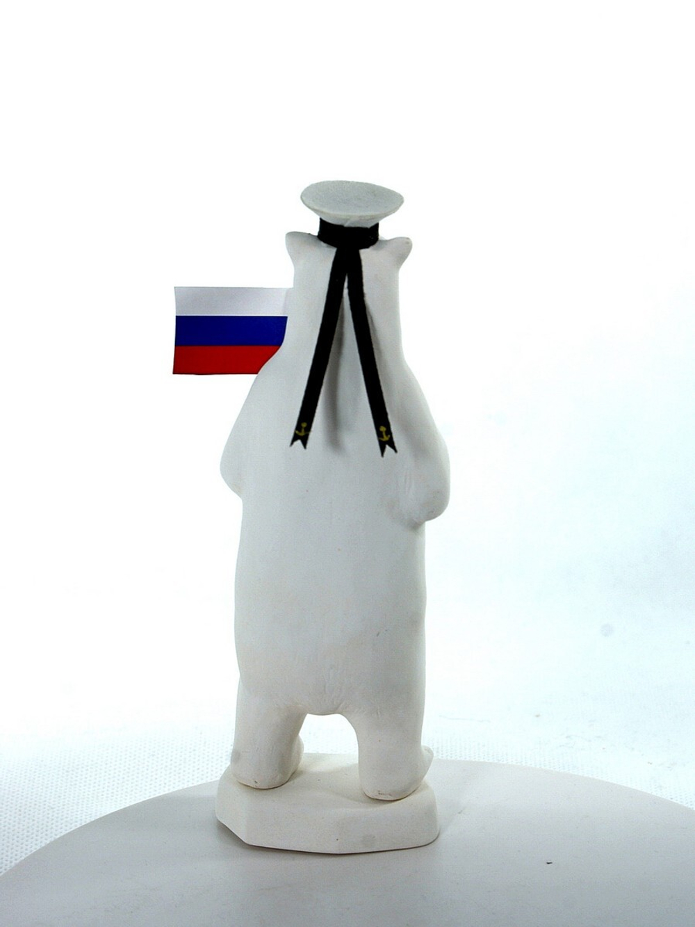 Сувенир Белый медведь на льдине с флажком в бескозырке