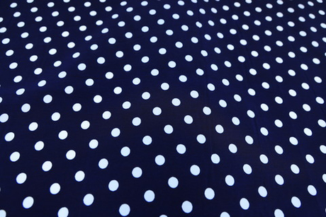 Вискоза темно синяя в малый белый горох
