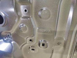 Дверь задняя правая с дефектом RAV4 (XA50) 18-нв Б/У Оригинал 670030R151