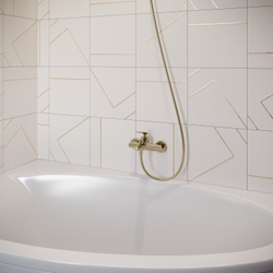 Смеситель для ванны с душем STWORKI Гётеборг S03100GG глянцевое золото