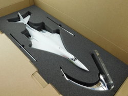 Модель самолета Ту-160 (М1:100, RF-94111, Андрей Туполев)