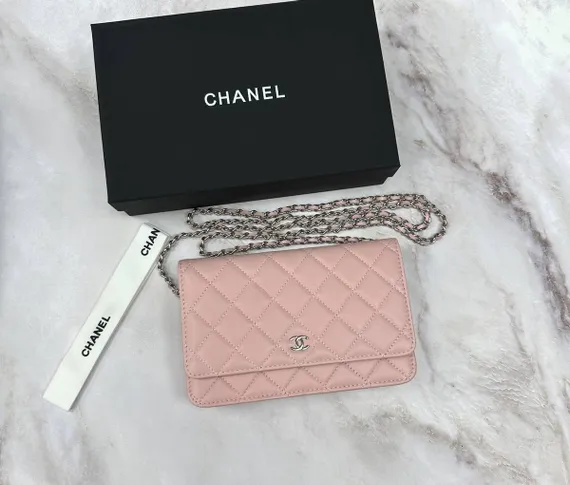 Сумка-кошелек Chanel Wallet On A Chain светло-розовый