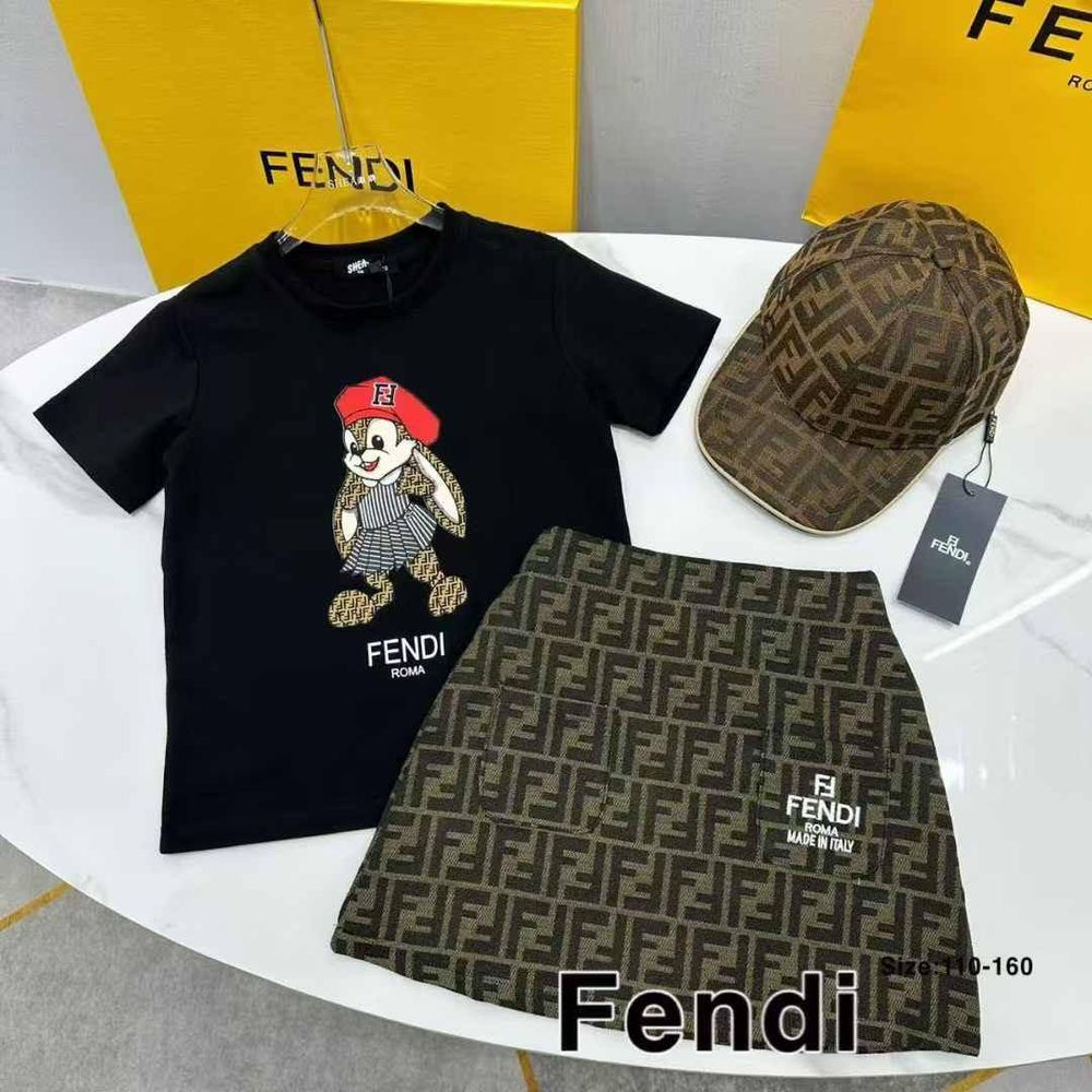 Костюм Fendi