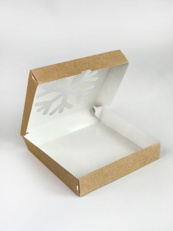 Коробка с окошком "Снежинка" 20 х 20 х 4 см