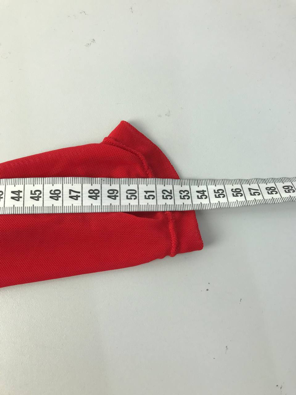 Топ с вырезом яркий 46 размер