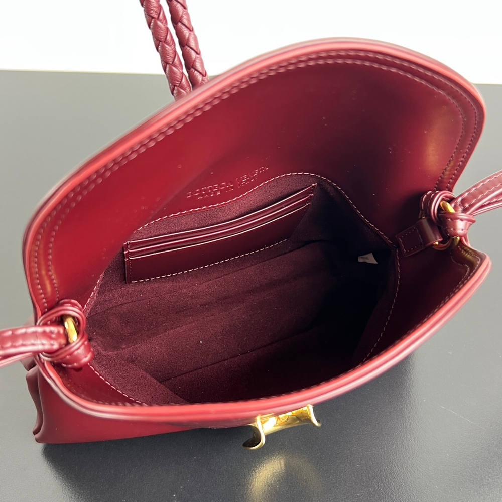 Bottega Veneta Baby Liberta 24 cm