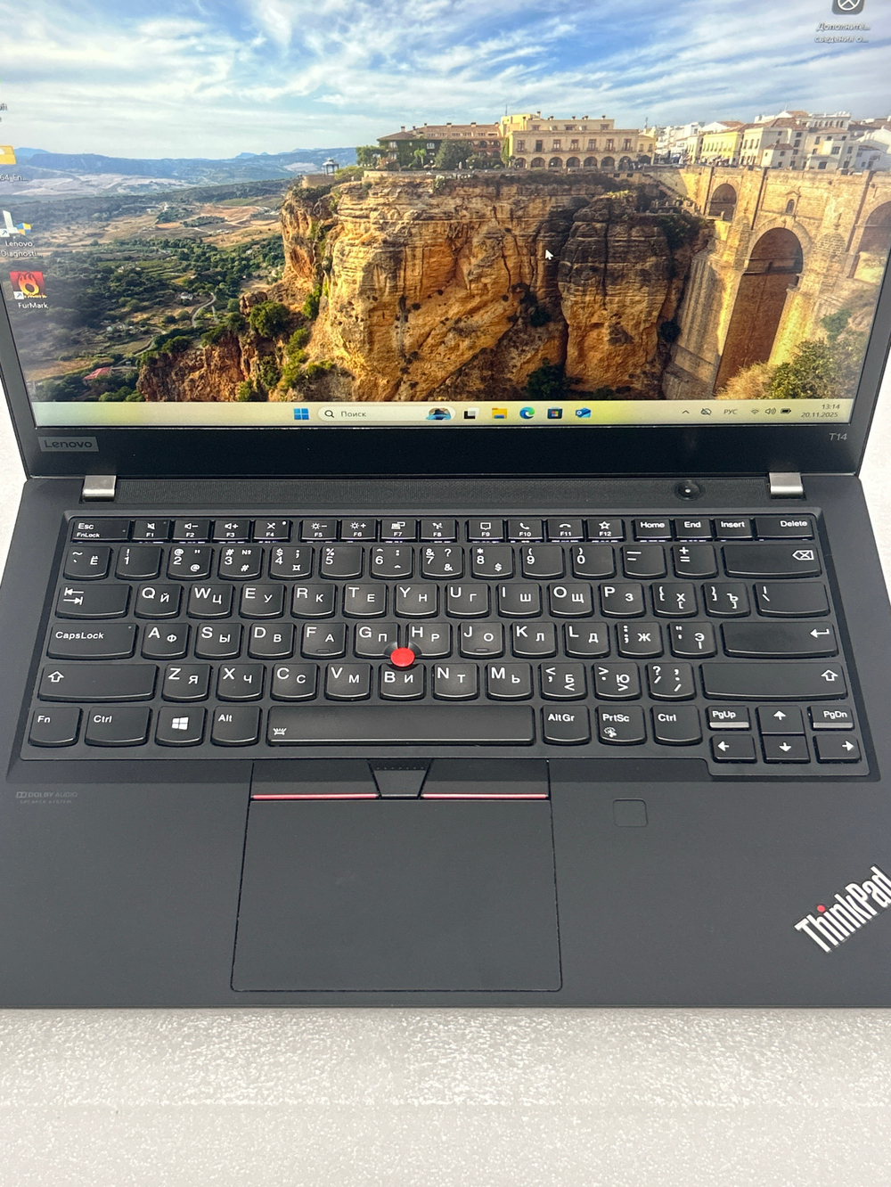 Ноутбук Lenovo T14 G1 T 14(20S0000HRT) 14"/Intel Core i5-10210U/RAM 16 GB/SSD 512 GB/Intel UHD Graphics/1920 x 1080/IPS/Windows 10 /Подсветка кл-ры:нет/черный. Состояние: Уценка/большой след. на матрице от клавиатуры