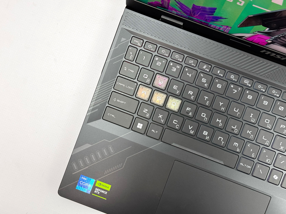 Игровой ноутбук MSI Crosshair I7-14700HX / RTX 4060 / 16GB / 1TB / 2.5K / 240Hz / Win11 / Русско-Английская клавиатура