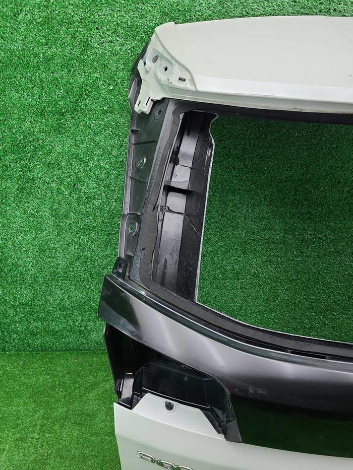 Крышка багажника Peugeot 3008 2 (2016-2024)