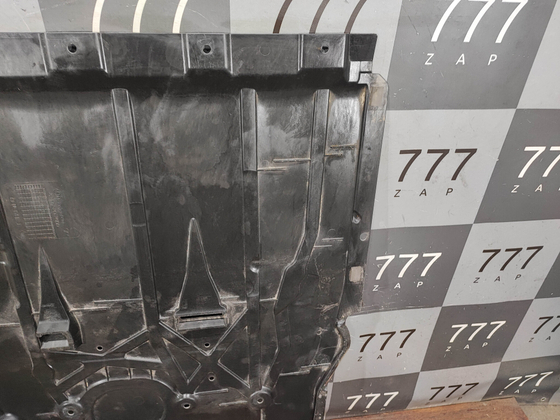 Защита двигателя Mercedes CLA (C118) 19-нв Б/У Оригинал A2475202600