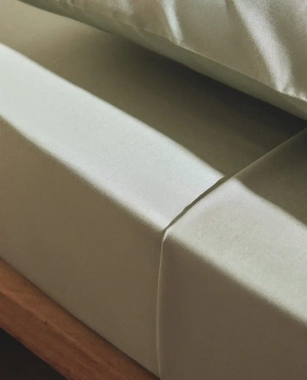 ZARA HOME (200 НИТЕЙ) НАТЯЖНАЯ ПРОСТЫНЯ ИЗ ХЛОПКА ПЕРКАЛЬ, СВЕТЛО-ЗЕЛЕНЫЙ