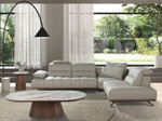 Угловой диван с правым шезлонгом 6244 из светло-серой кожи