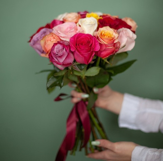 Букет цветов из 25 роз микс Эквадор