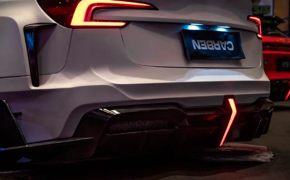 Широкий обвес "Highland Hacker" для Tesla Model 3 2017-2023 Тесла карбоновый тюнинг