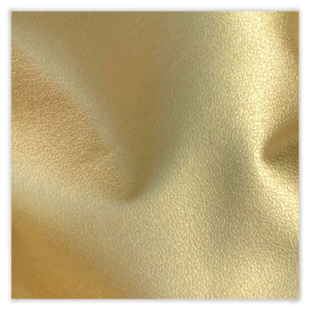Лист искусственной кожи золотистого оттенка.