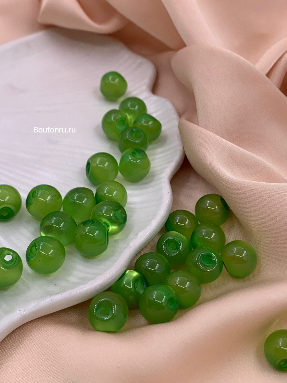 Пуговицы лунные зеленые на скрытой ножке