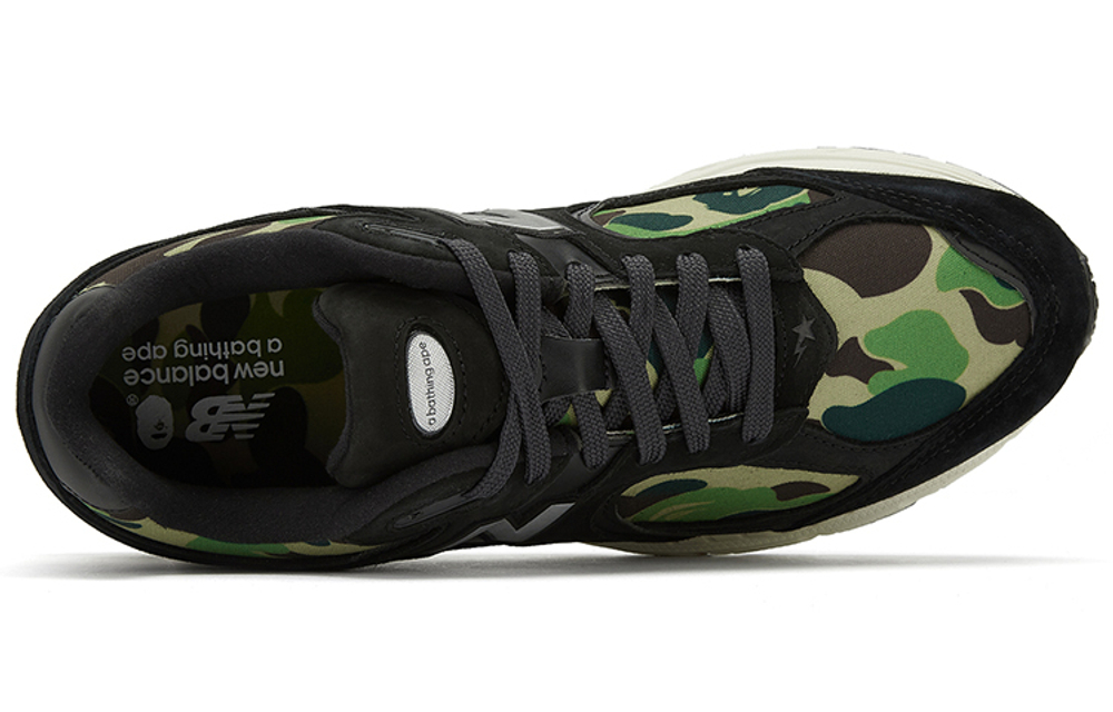 A BATHING APE x New Balance NB 2002R retro fabric, artificial leather, cowhide, pigskin, shock absorption, non-slip, wear-resistant, breathable, low-cut casual running shoes for men and women with the same style of black camouflage