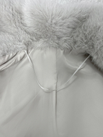 Полушубок Hestovrviio L811-С3 однотонный пушистый c широким воротником