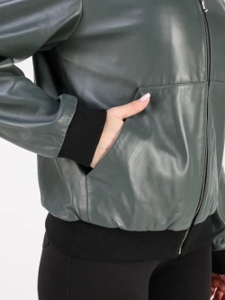 Кожаная куртка демисезонная с капюшоном