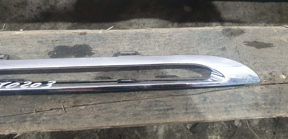 Молдинг решетки радиатора правый верхний Mercedes GLC (X253) 15-19 Б/У Оригинал A2538880285