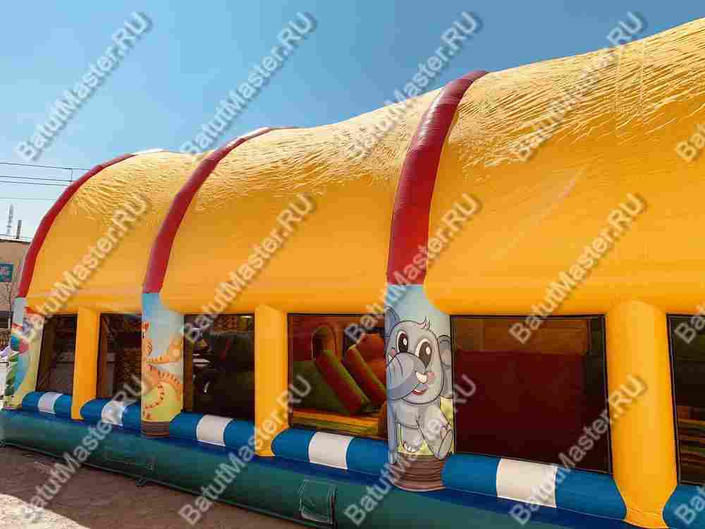 Коммерческий надувной батут "Зверята с крышей" 11*7*6 м