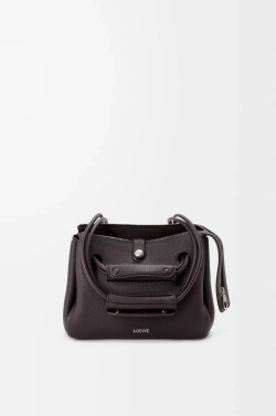 Loewe Маленькая сумка Madrid из мягкой зернистой телячьей кожи, темно-коричневый