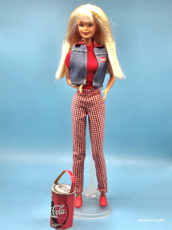 Кукла Барби из специальной серии Coca-Cola Picnic Barbie 1997 года