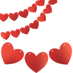 Декоративная гирлянда из красных сердец