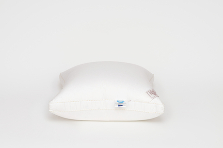 Подушка трехкамерная 3D упругая с бортиком 68х68 German Grass King Down