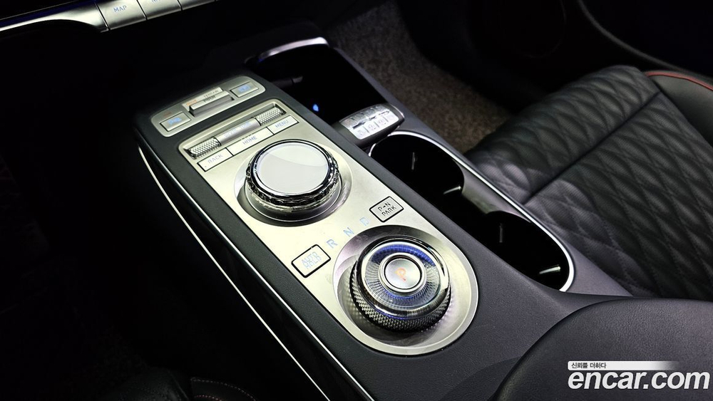 Genesis GV70 2.5T Бензин AWD (03.2022)