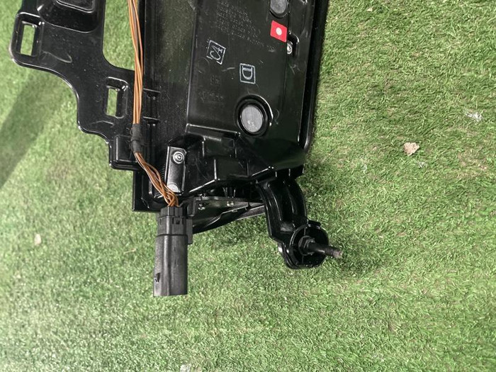 Фонарь левый внешний Cadillac XT6 (2019-н.в.)