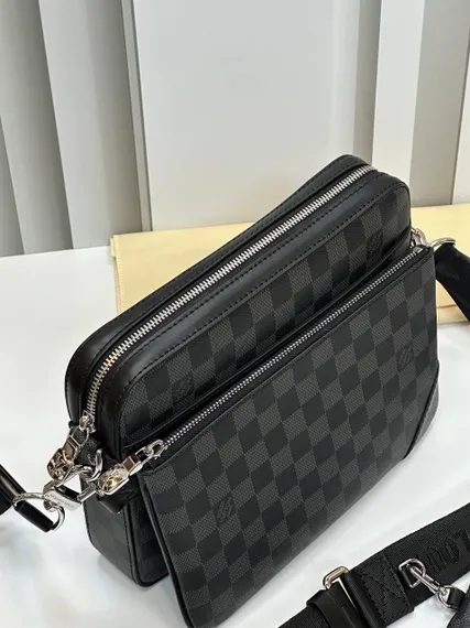 Сумка-мессенджер Louis Vuitton Trio Messenger Damier Graphite