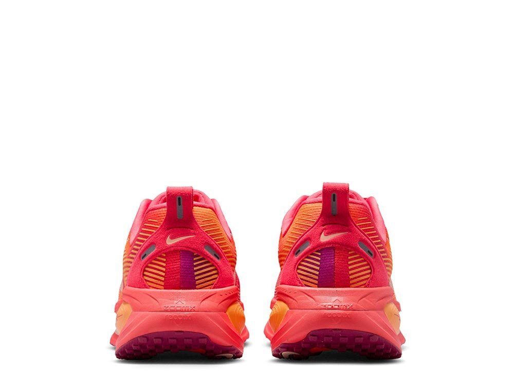 Кроссовки для бега женские Nike Vomero 18 SE W Розово-Оранжевые