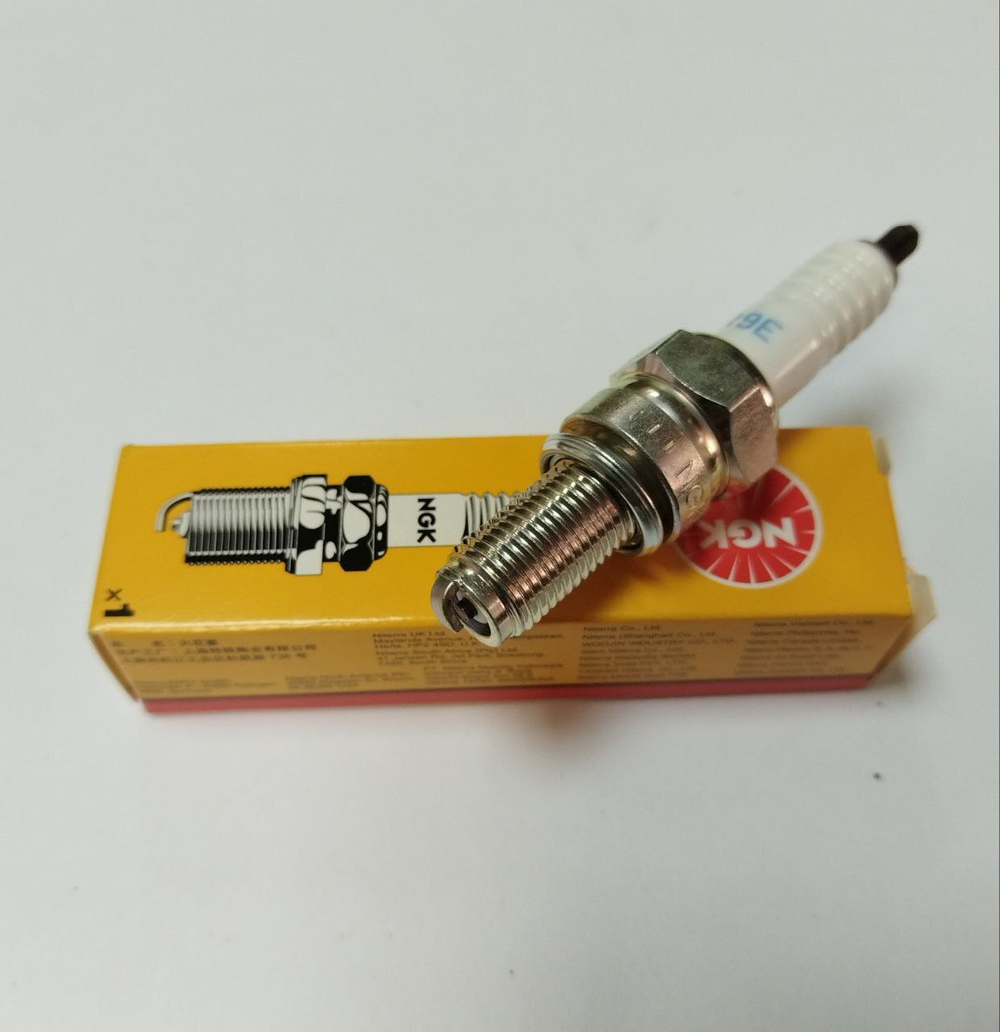 Свеча зажигания NGK CR9E
