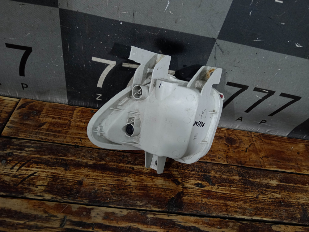 ПТФ задний левый Toyota RAV4 III (XA30) 05-13 Б/У Оригинал 8145642010