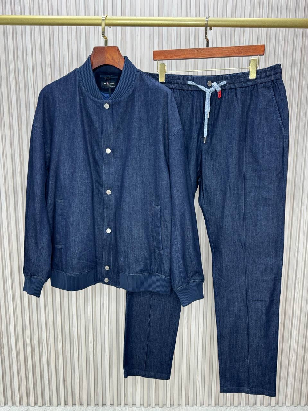 Джинсовый костюм Kiton