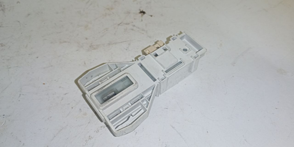 32 Устройство блокировки люка Indesit DM066 BWSA 61051 б/у