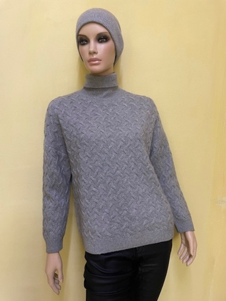 Свитер женский